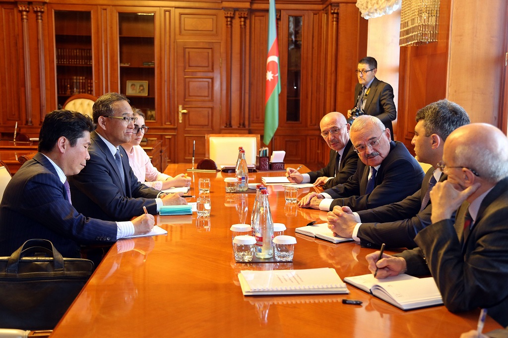 Meeting between Minister Hong and H.E. Prime Minister Rasizade of the Republic of Azerbaijan