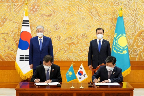 Korea and Kazakhstan signed an MOU in the field of archiving,  laying an effective foundation for the beginning of the collecting records regarding ethnic Koreans in Kazakhstan