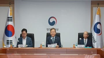 Minister Lee Sang-min attends the 2nd Local Tax Development Committee.