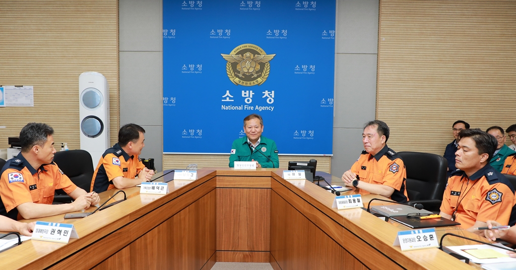 Minister Lee Sang-min speaks at a situation report meeting of the 2023 Ulchi civil defense drill held at the Operation Situation Room of the National Fire Agency on the afternoon of the 22nd.