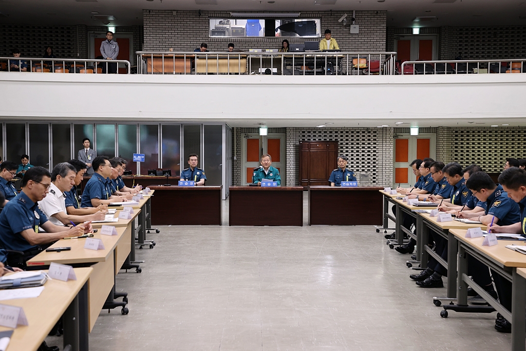 이상민 행정안전부 장관이 22일 오전 서울시 서대문구 경찰청을 방문하여 2023년도 을지연습 상황보고 회의에서 모두 발언을하고 있다.