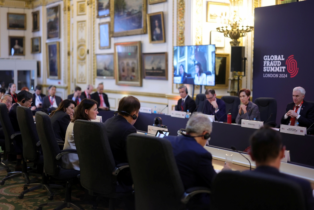  이상민 행정안전부 장관이 11일 오전(현지시간) 영국 런던에서 열린 글로벌 사기범죄방지 정상회의(Global Fraud Summit)에 참석해 '사기범죄 위협 규모와 법집행기관의 역할'를 주제로 발표를 하고 있다.