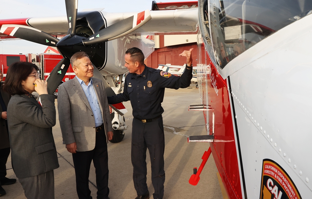 Minister Lee toured the Cal FIRE Reload Base in California, USA, after the briefing from the Aviation Chief on the afternoon of the 1st (local time)