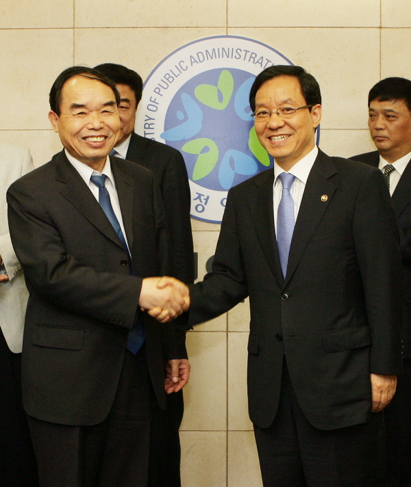 China's delegation visits MOPAS