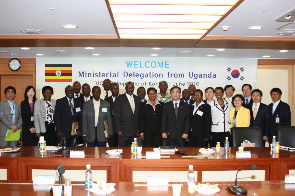 Uganda's Delegation visits MOPAS