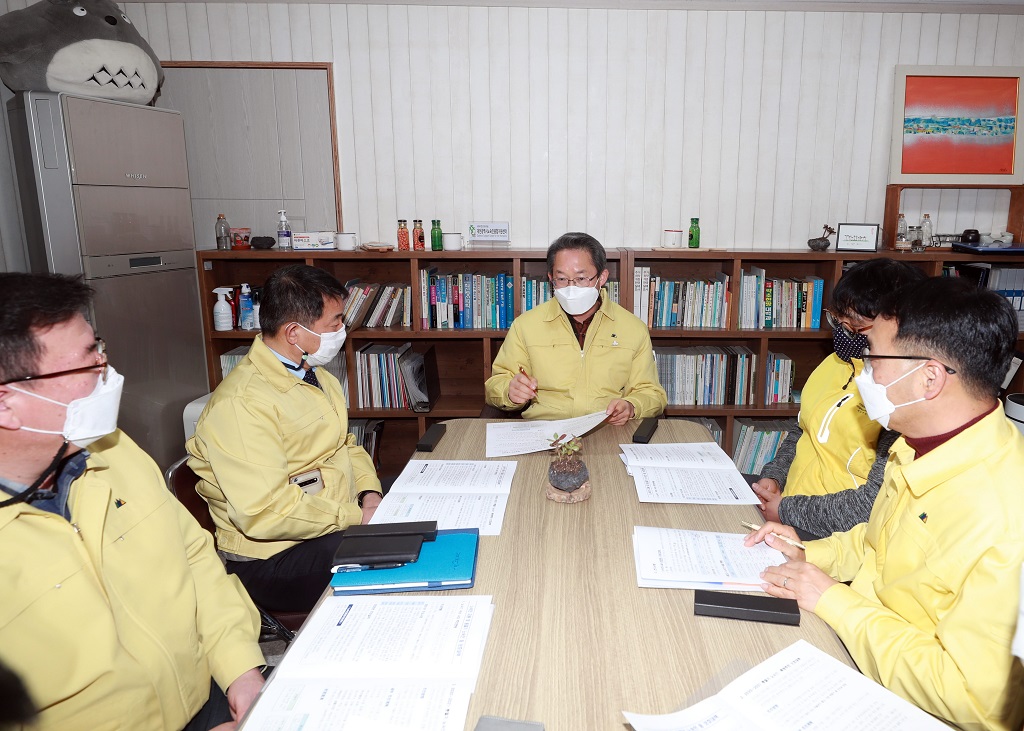 김희겸 재난안전관리본부장이 8일 오후 대전시 동구에 자리 잡고 있는 『일시보호시설』을 방문해 신종 코로나바이러스 감염증(코로나19) 방역 대응체계를 점검하고, 시설 관계자들을 격려했다