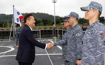 이상민 장관, 해군 제2함대 위문