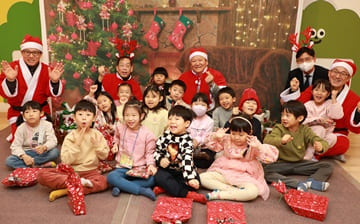 이상민 장관, 성탄절 맞이 어린이집 방문