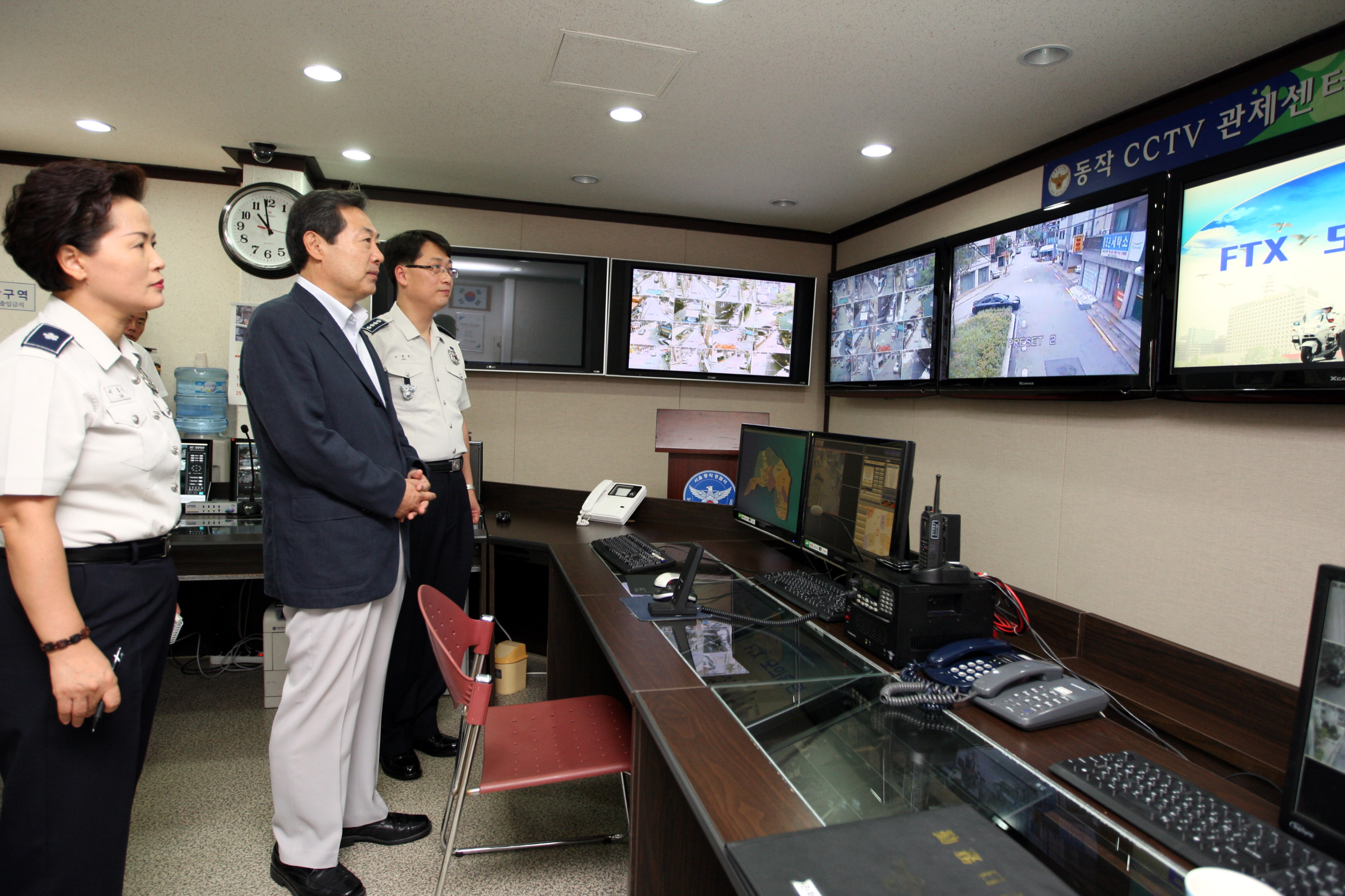 맹형규 장관, CCTV 관제센터 및 재개발 지역 치안실태 점검