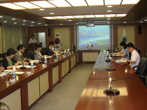 Japan's research delegation visits MOPAS