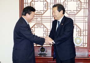 Thai Ambassador meets Minister