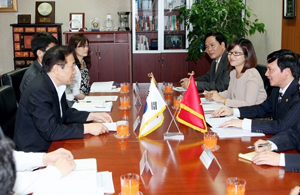 Vietnam’s high-level delegation visits MOPAS