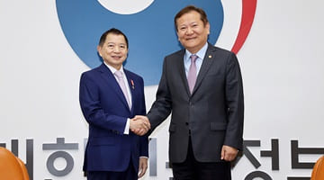 Minister Lee Sang-min receives Indonesian Minister of National Development Planning.