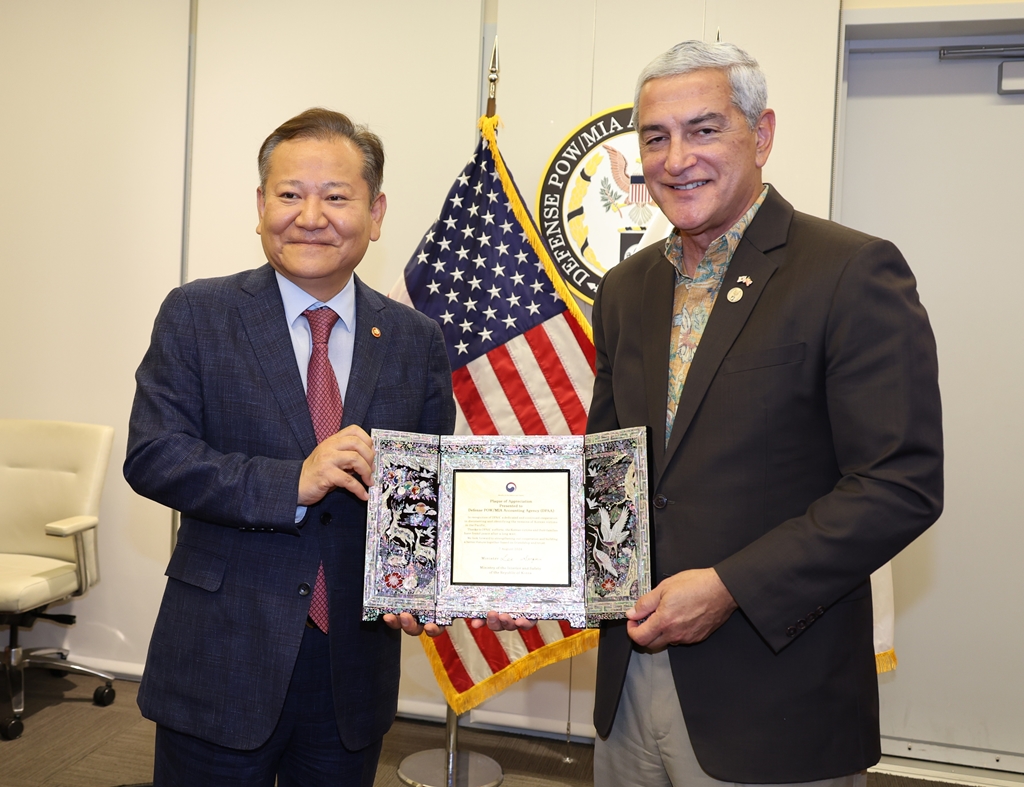 Minister Lee Sang-min visits DPAA's laboratory in Hawaii, U.S., on the morning of the 7th to thank the agency for its cooperation in exhuming and identifying the remains of Korean victims in the Pacific.