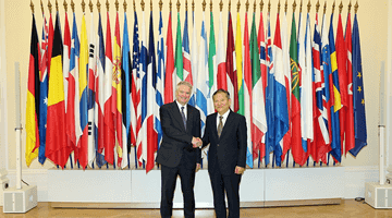 Minister Lee Sang-min meets with OECD Secretary-General.