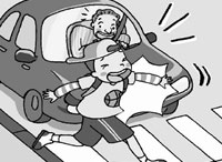 횡단보도 앞에서 달려오는 차를 피하지 못한 남자 어린이의 이미지