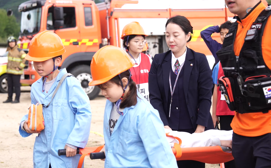 부상자 이송 체험