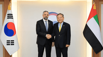 Minister Lee Sang-min meets with the Chairman of the Abu Dhabi Department of Government Enablement.