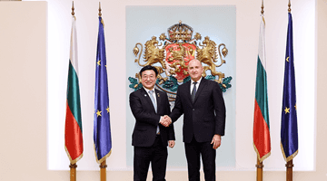 Minister of Yun Hojung Pays a Courtesy Call on Bulgarian President Rumen Radev